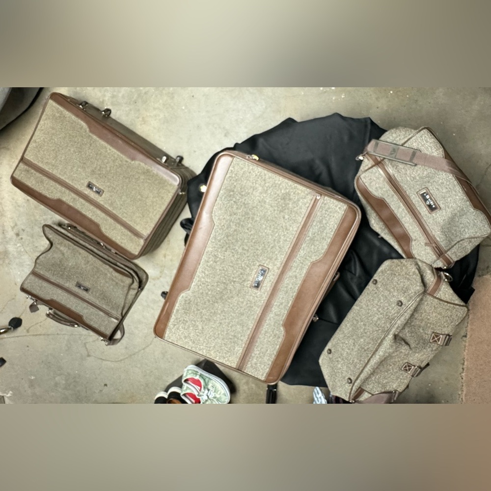 5 piece Jordache Luggage Set